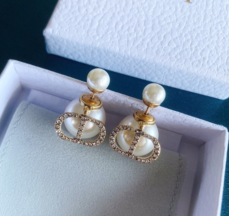 DE127 Classic Women's Pearl Stud Earrings Jewelry