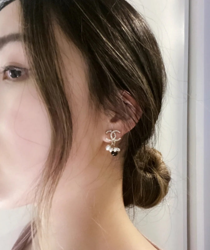 CHE137 Classic Petal Pearl Stud Earrings Jewelry