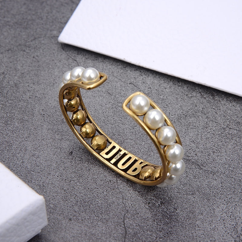 DIB21 Classic gold-plated women bracelets Jewelry
