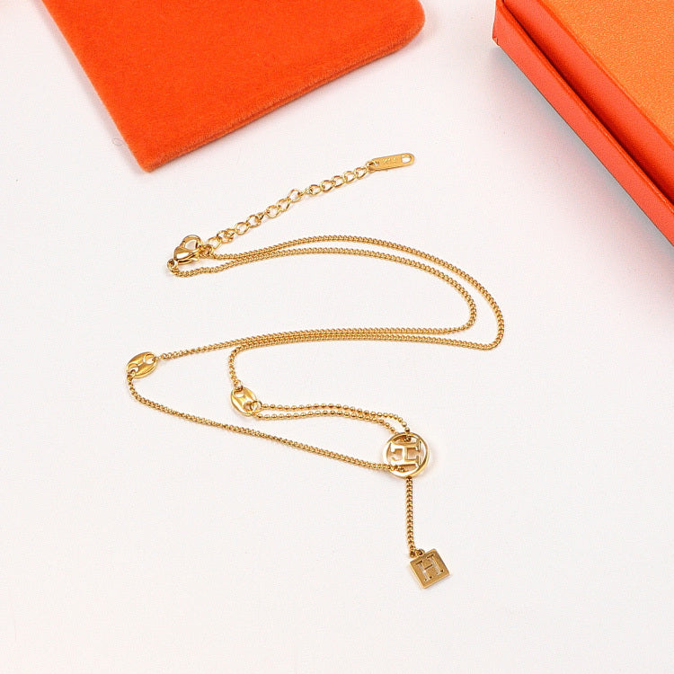 HN11 Classic European and American Fashion Titanium Steel Hollow Pendant Necklace