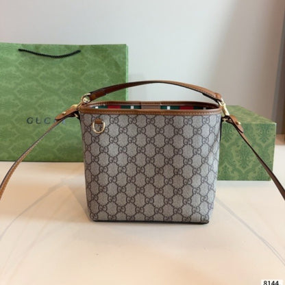 AGP8 Handbag Bag 21-9-20CM pillow Bags With Box