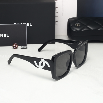 8853   Sunglasses with box