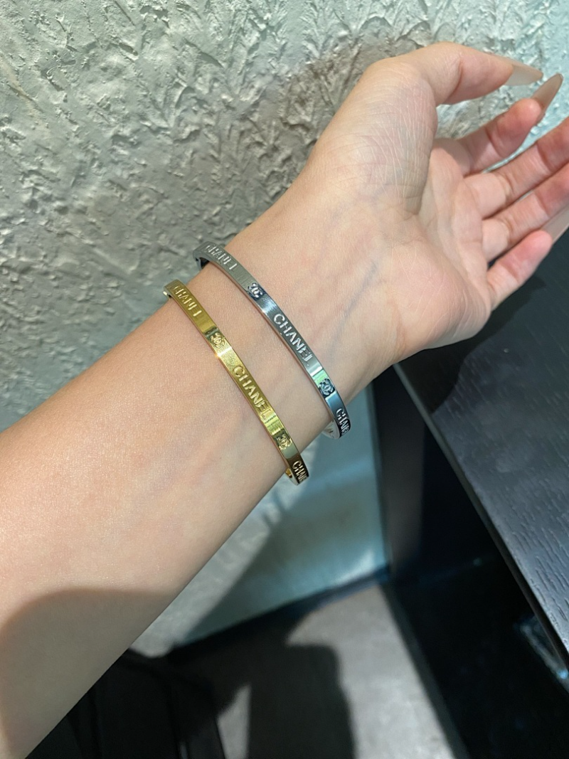 S499  Women's Titanium Steel Bracelet Jewelry