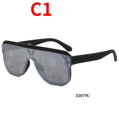 2879  Sunglasses with box