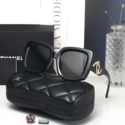 8853   Sunglasses with box