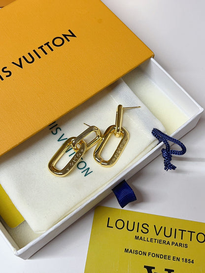A1142  Ladies' earrings and jewelry