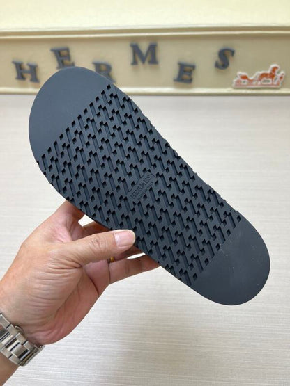 YHS5 Slippers Men shoes 39-46 With box