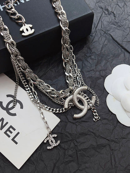 X677   Women's necklace jewelry