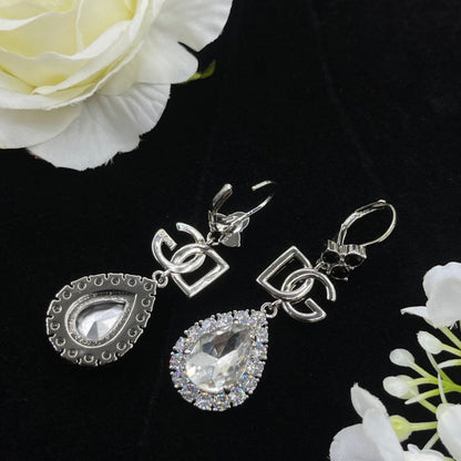 DGE7   Women's fashion earrings  Jewelry