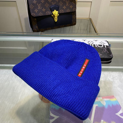 SPAH2   Classic red striped knit hat