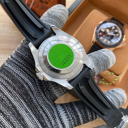 RW21  Mechanical watch with comfortable rubber strapCITIZEN movement