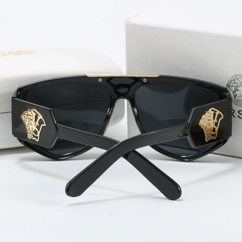 4257  Sunglasses with box