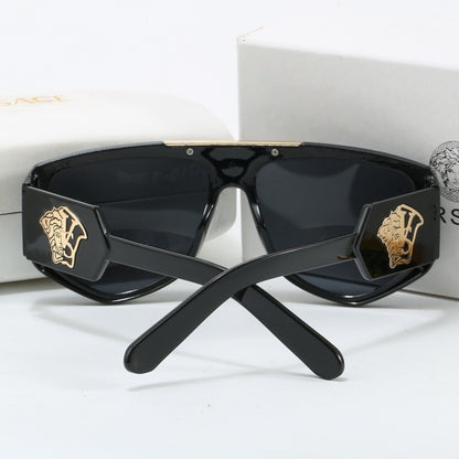 4257  Sunglasses with box