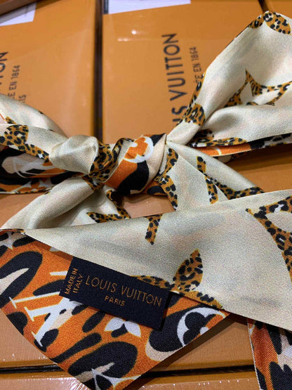 XLC8 Silk satin 8-120CM scarf