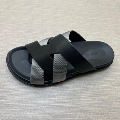 YHS1 Slippers Men shoes 38-46 With box