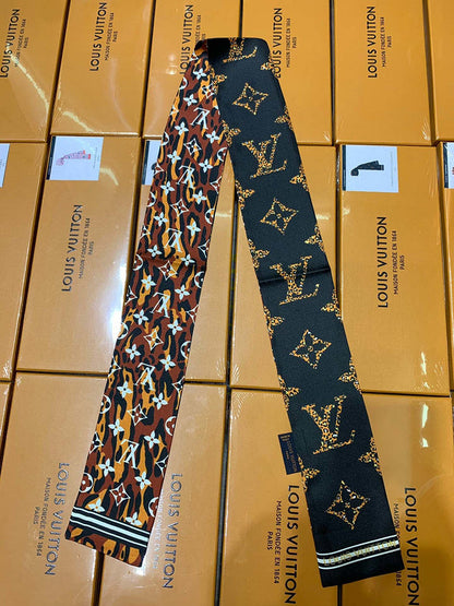 XLC8 Silk satin 8-120CM scarf