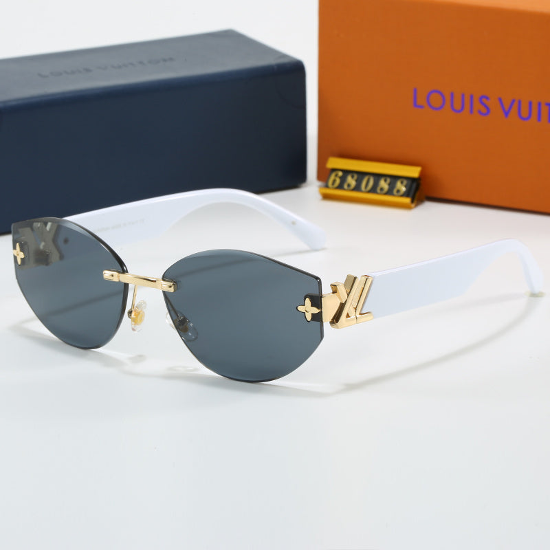 68088  Sunglasses with box
