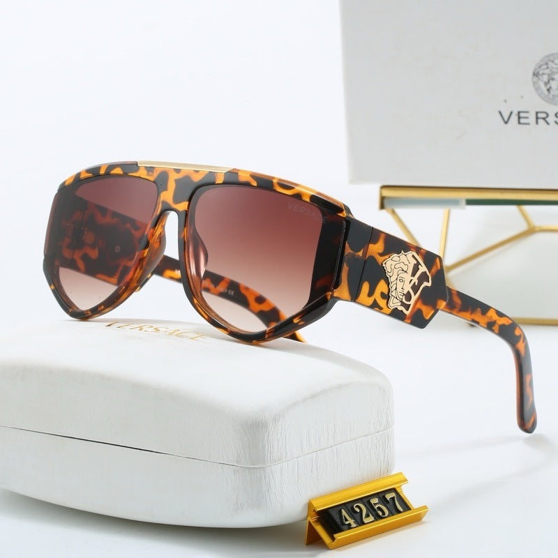 4257  Sunglasses with box