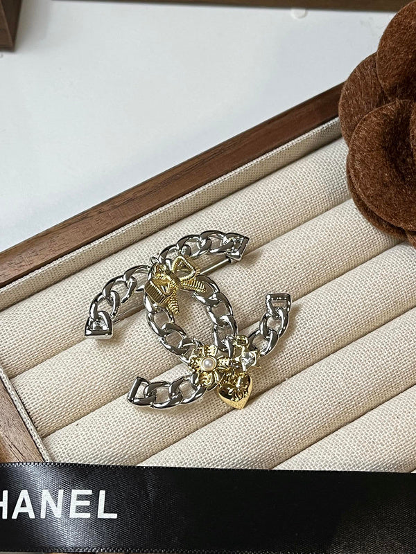 D173  Women's brooch jewelry