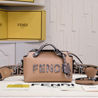 LFP33 bag 20cm Shoulder bags