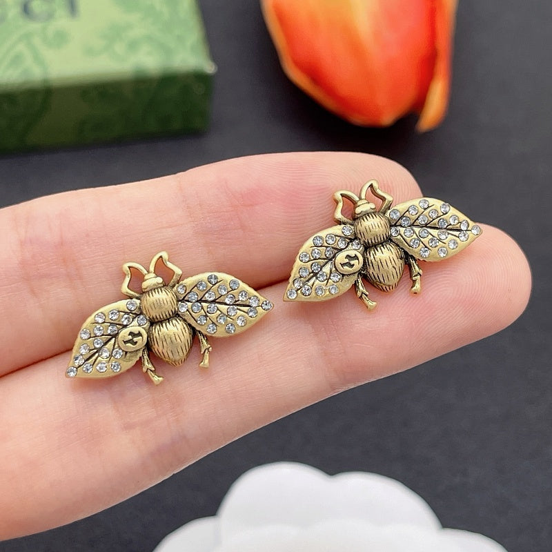 GE75  Women's Classic Bee Earnail Jewelry